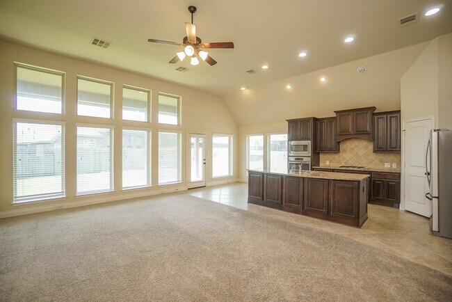 Building Photo - 1215 Watercrest Park Ln