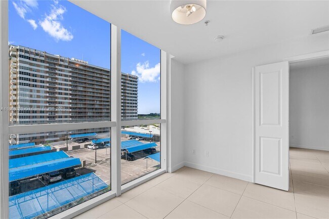 Building Photo - 1945 S Ocean Dr