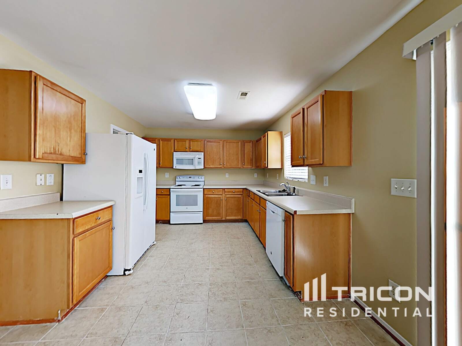 Building Photo - 2801 Buckleigh Dr