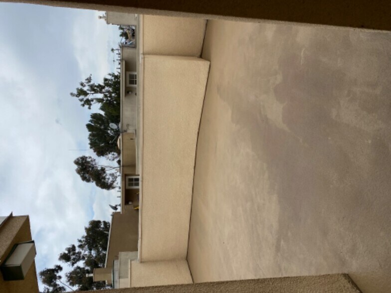 Building Photo - 13002 Riverside Dr