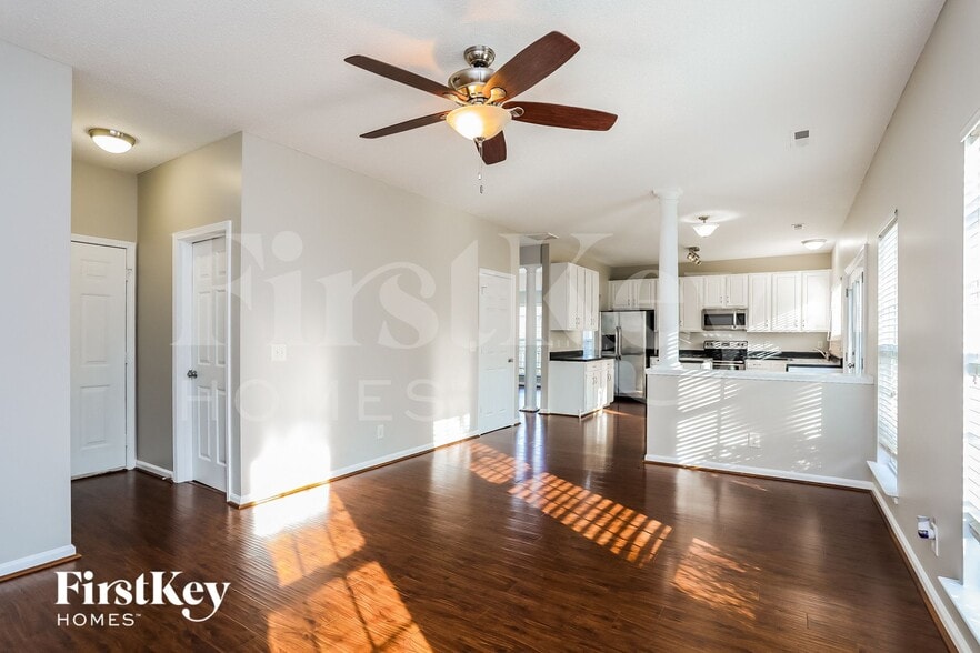 Building Photo - 1115 Fieldstone Dr