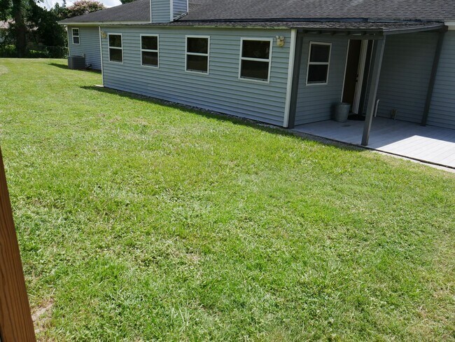 Building Photo - 3634 Becky St