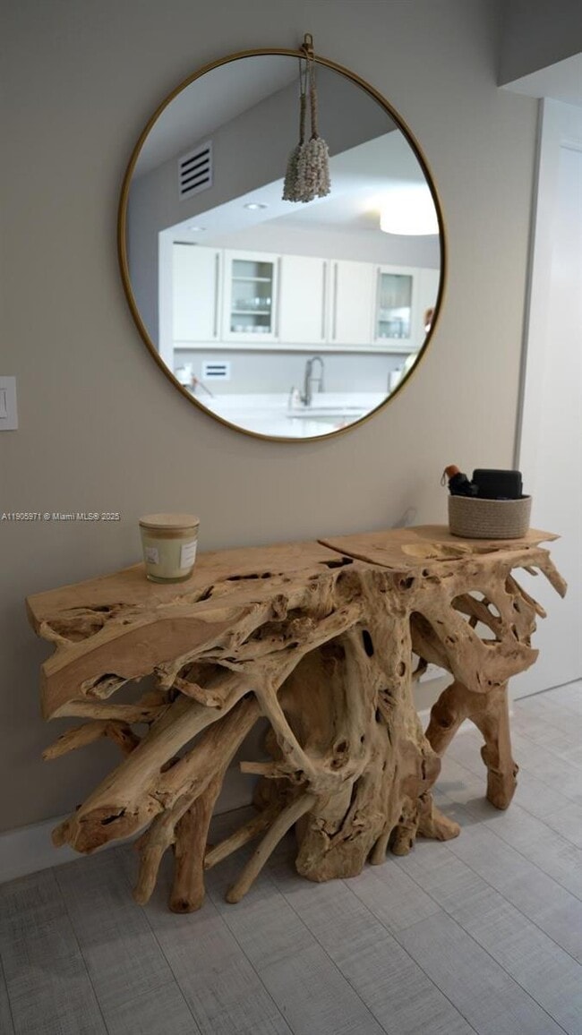 Building Photo - 2301 Collins Ave