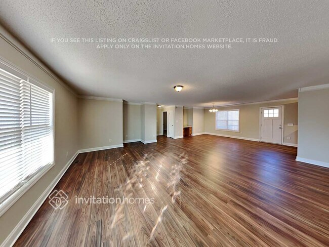 Building Photo - 5311 Oaktree Dr