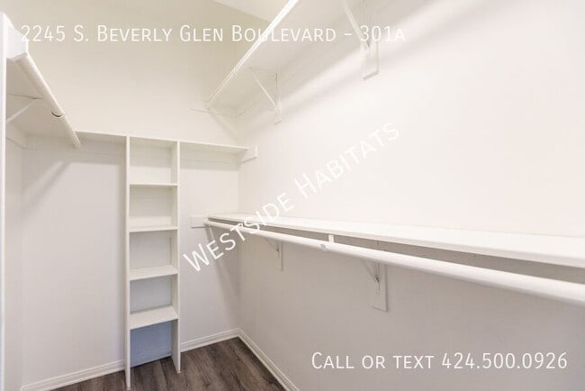 Building Photo - 2245 S Beverly Glen Blvd
