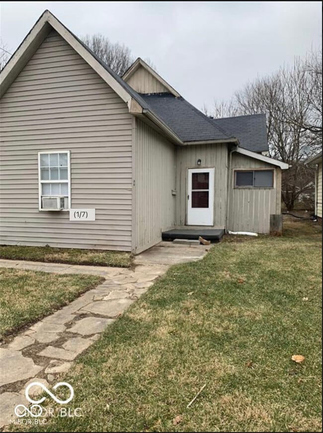 Primary Photo - 330 W 40th St