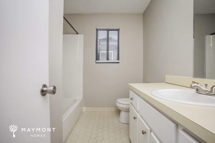 Building Photo - 202 Cricket Ct