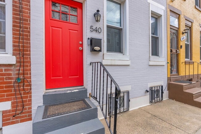 Building Photo - 540 Winton St