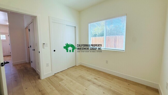 Building Photo - 4108 16th Ave