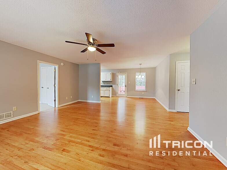 Building Photo - 213 Martins COurt