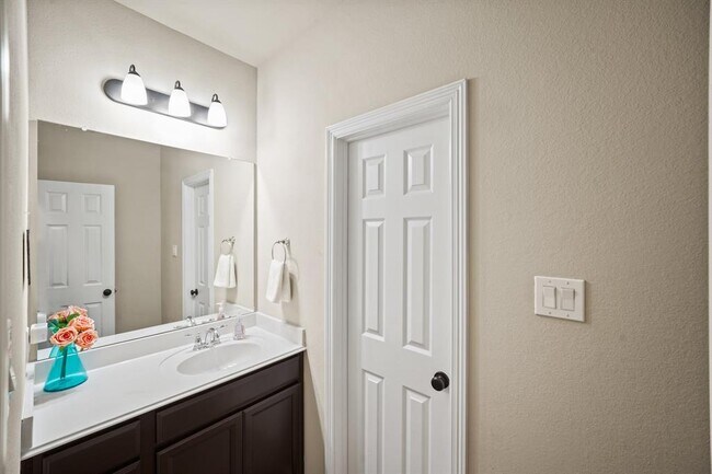 Building Photo - 5527 Mangrove Creek Ln