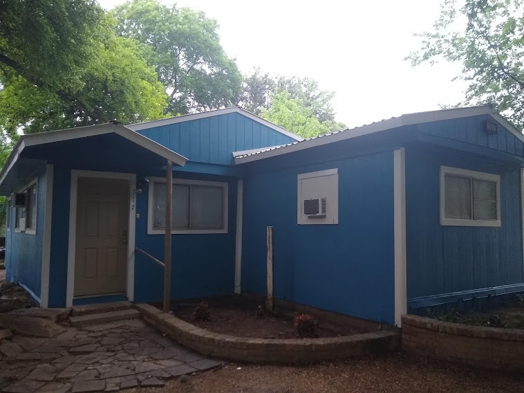 Building Photo - 117 Lucy Ln