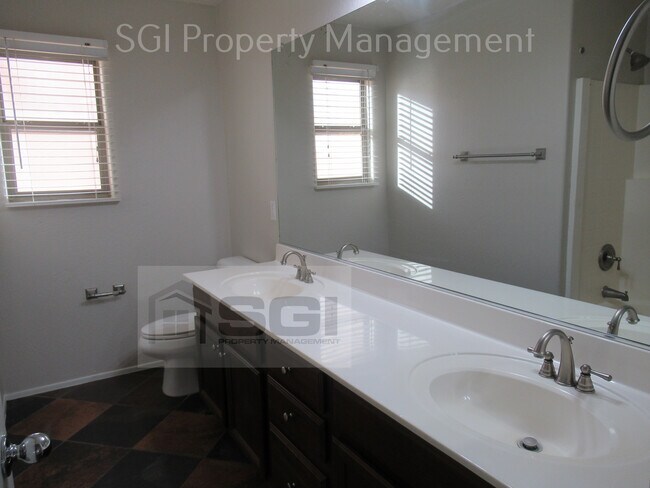 Building Photo - 25575 W Winslow Ave