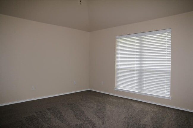 Building Photo - 905 Renita Way