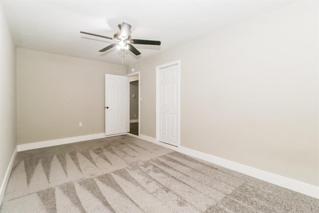 Building Photo - 6323 Avery Island Ave