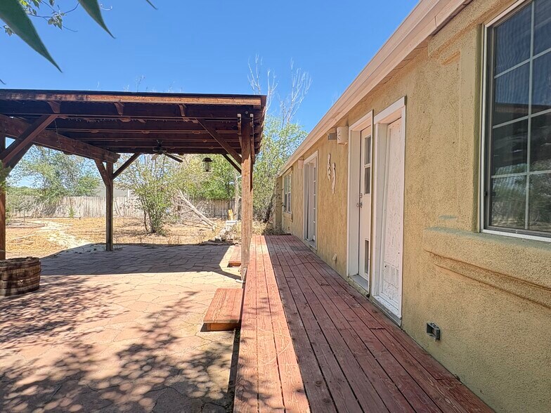 Building Photo - 1504 Mario Dr