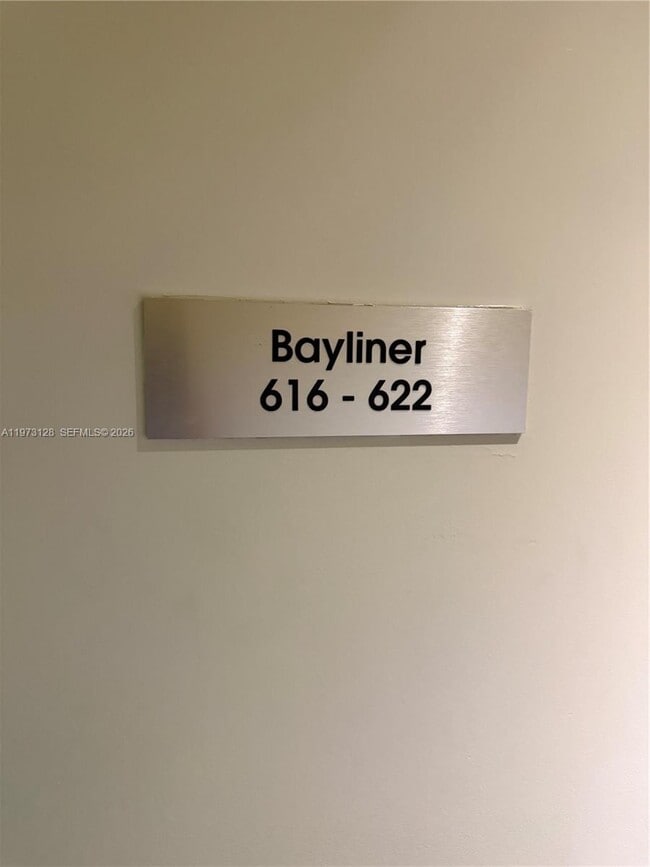 Building Photo - 465 Brickell Ave