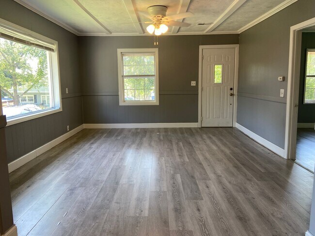 Building Photo - Single Family Home in Branson