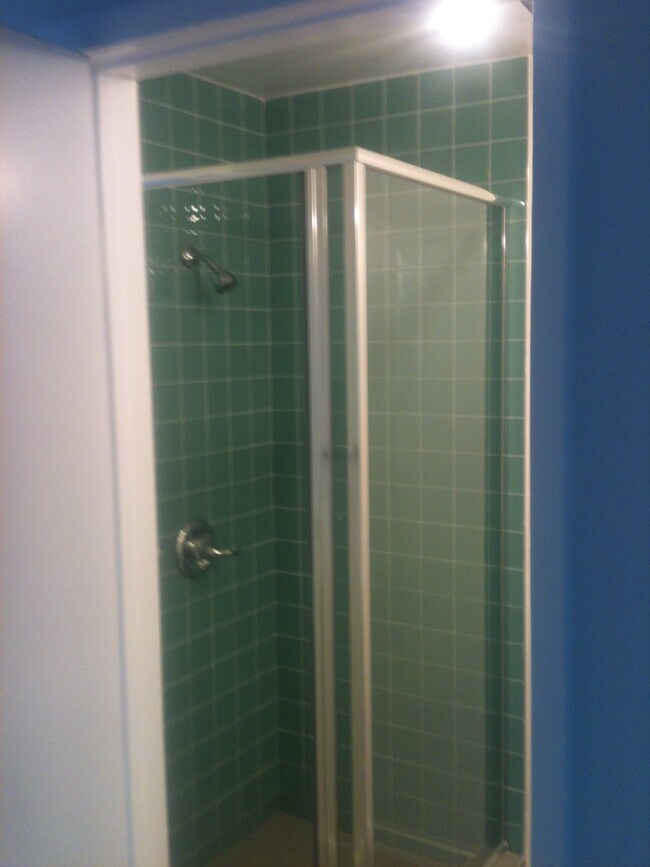 Building Photo - 206 28th St