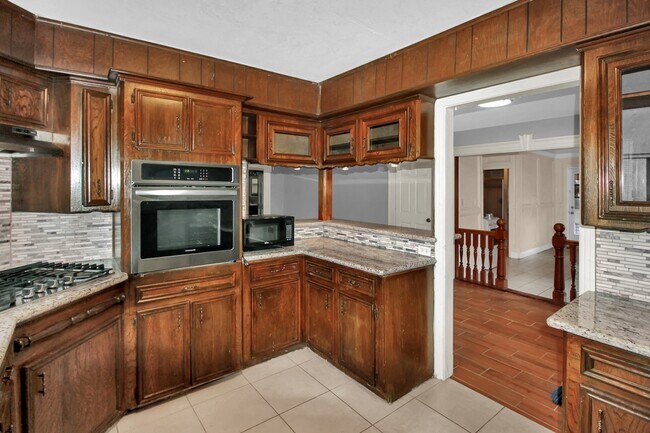 Building Photo - 110 Pamellia Dr
