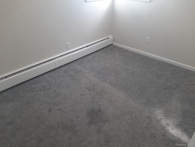 Building Photo - 121 Nassau Ln