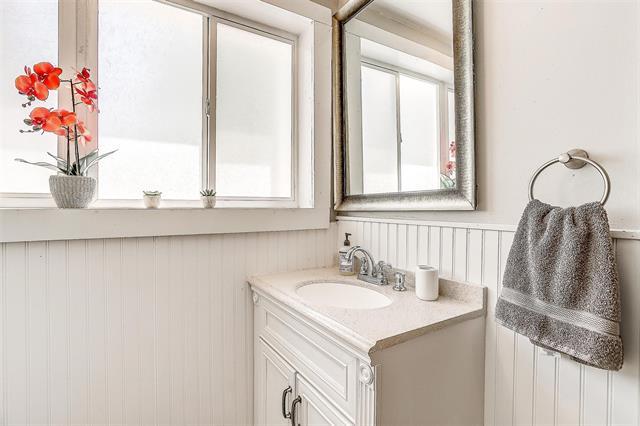 Building Photo - 402 NW 5th St