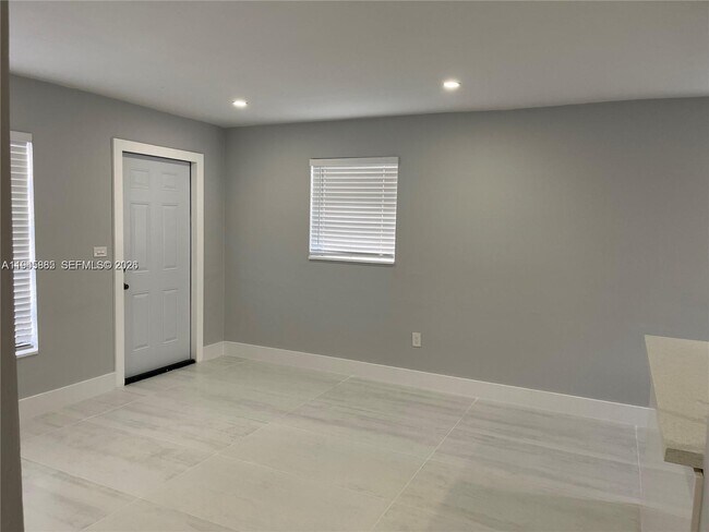 Building Photo - 1541 N 71st Terrace