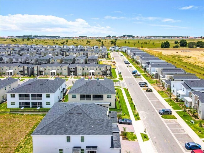Building Photo - 9331 Sommerset Hills Dr