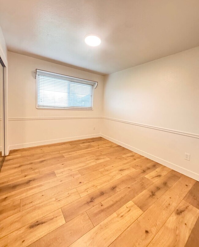 Building Photo - Available Now - Beautiful Ranch-Style Home with Pool