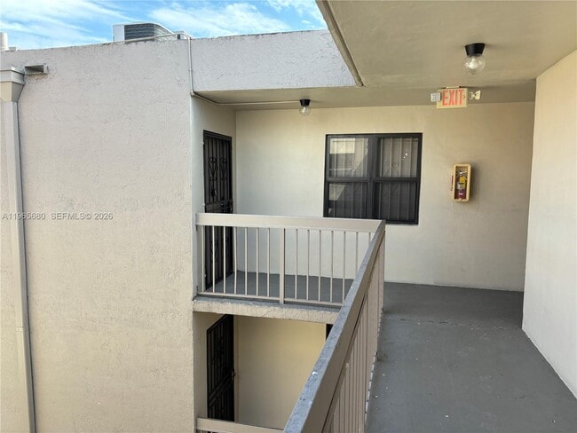 Building Photo - 1121 SW 122nd Ave