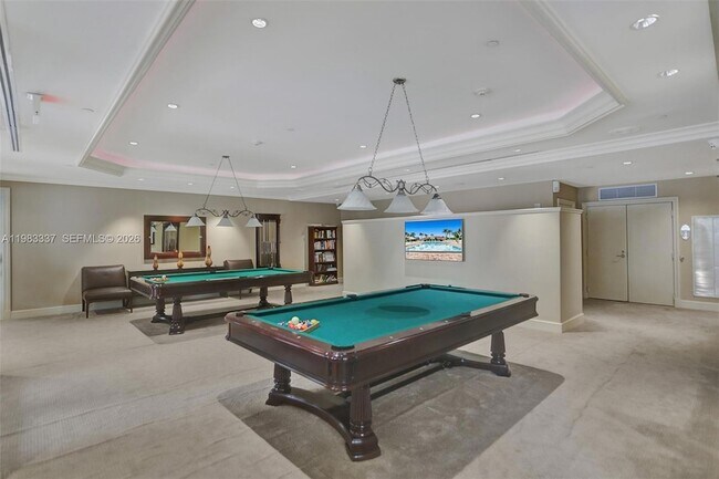 Building Photo - 20000 E Country Club Dr