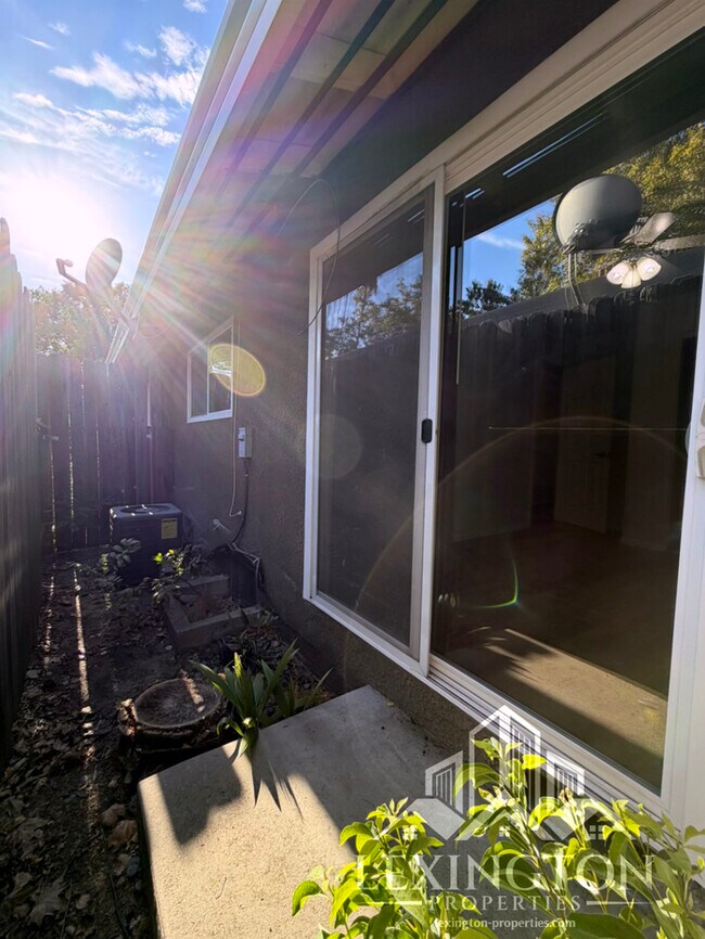 Building Photo - Stunning, 2BD/1BA, Condo home in The Villaggio Community, near Madison Ave. and American River Co...