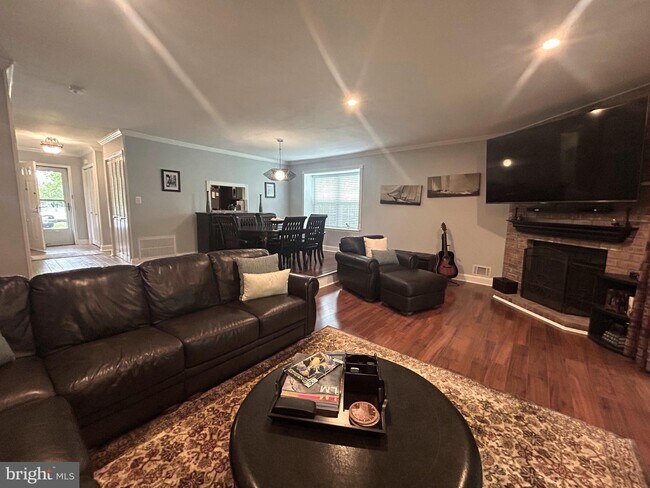Building Photo - 31 Abelia Ct