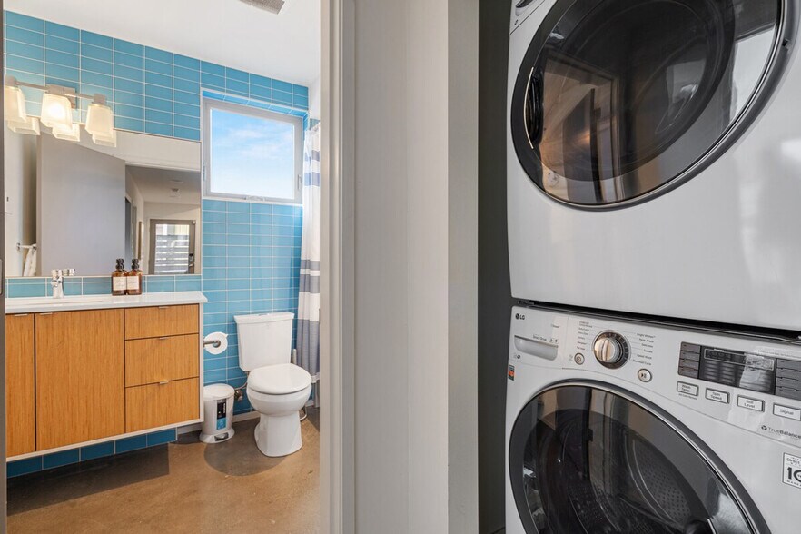 Building Photo - 2214 E Terrace St