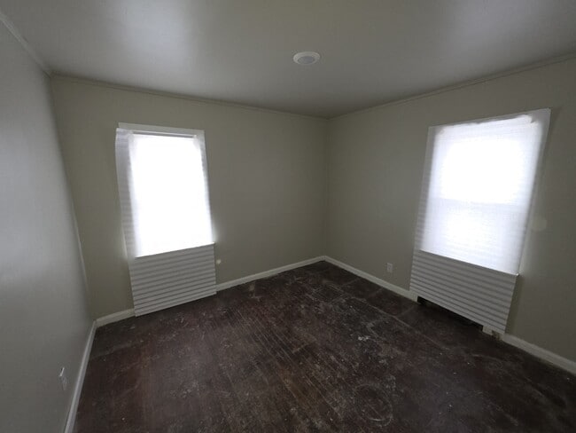 Building Photo - 9341 Auburn St