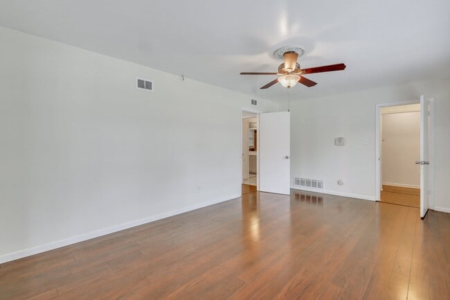 Building Photo - 12473 Northwood Rd