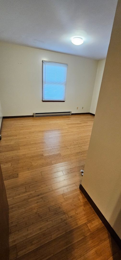 Building Photo - 2 Bedroom 1 Bath House $1,600 - Available May 2026!