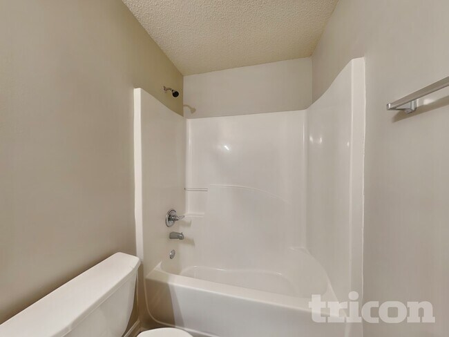 Building Photo - 805 Marcus Ln