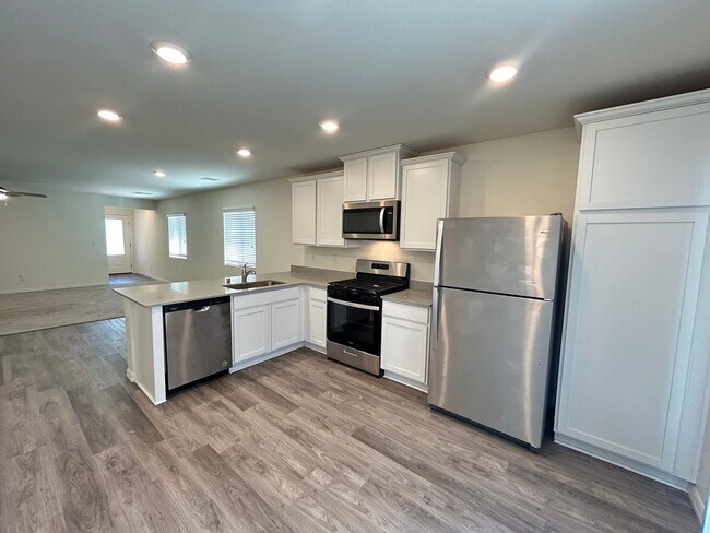 Building Photo - Newly Built Single Story Home Near Nellis AFB!