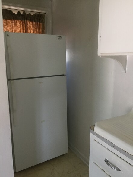 Kitchen - 719 East Fremont Street
