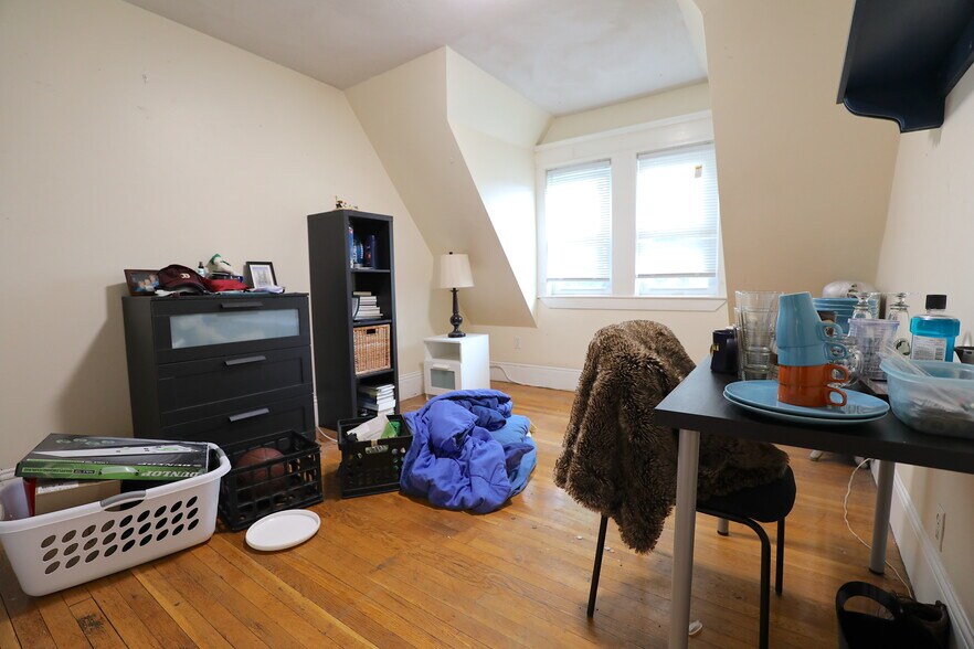 Building Photo - 16 South St