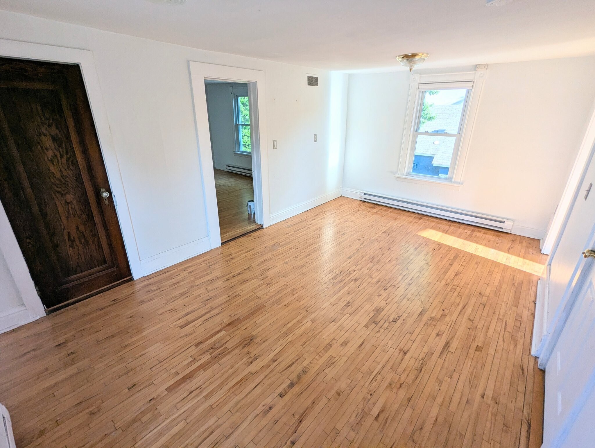 Building Photo - 423 Fillmore St NE