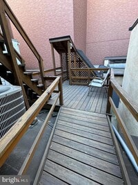 Building Photo - 1637 Fleet St