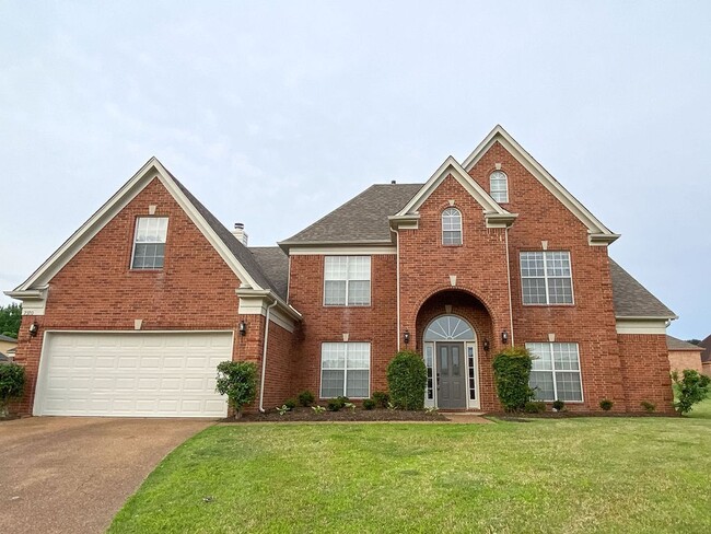 Primary Photo - 5 Bedrooms with Bonus, 4 Bath Near Riverda...