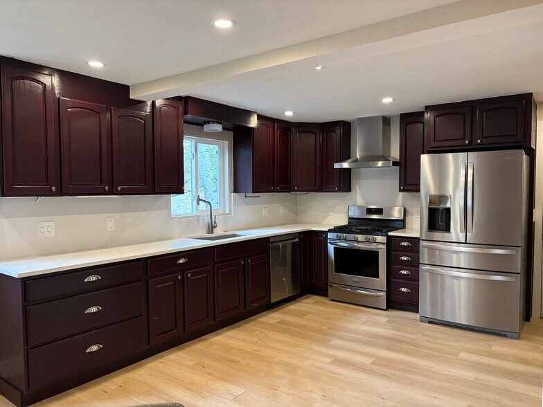 Building Photo - 5565 S Lansing Ct