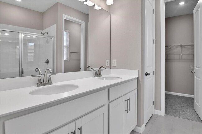 Building Photo - 830 Ballantyne Dr