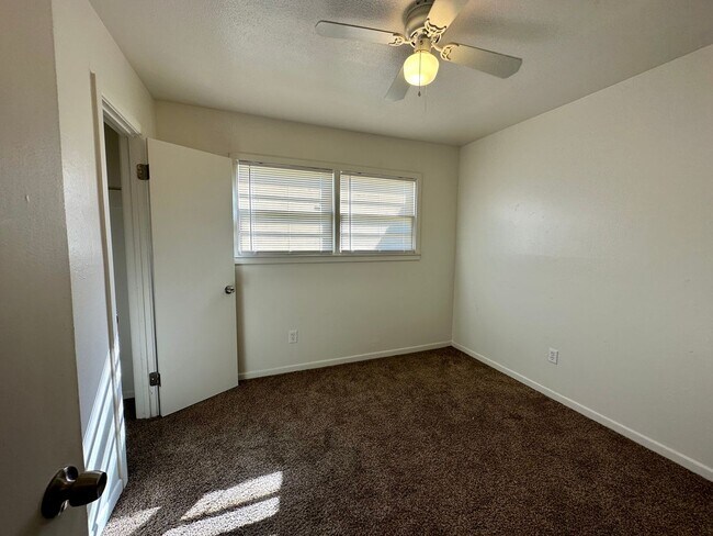 Building Photo - Available August 15th