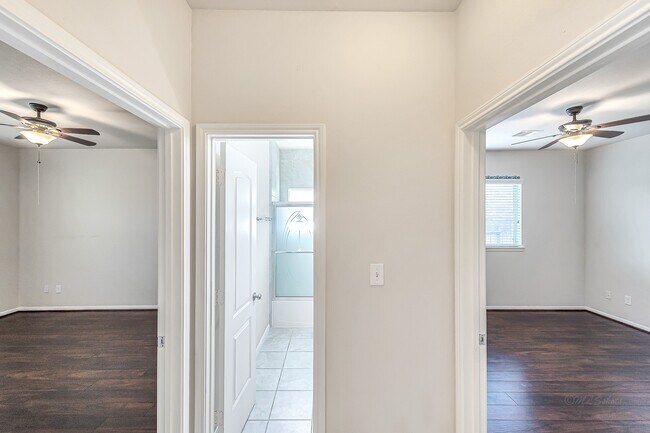 Building Photo - 9211 Union Meadow Ln