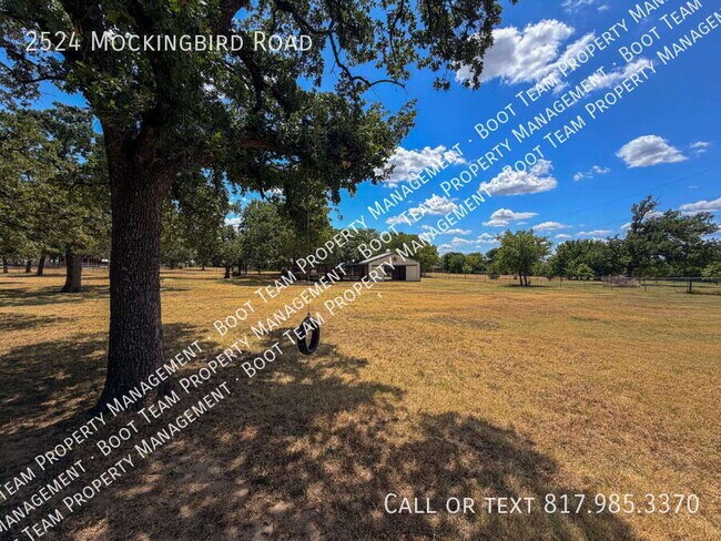 Building Photo - 2524 Mockingbird Rd