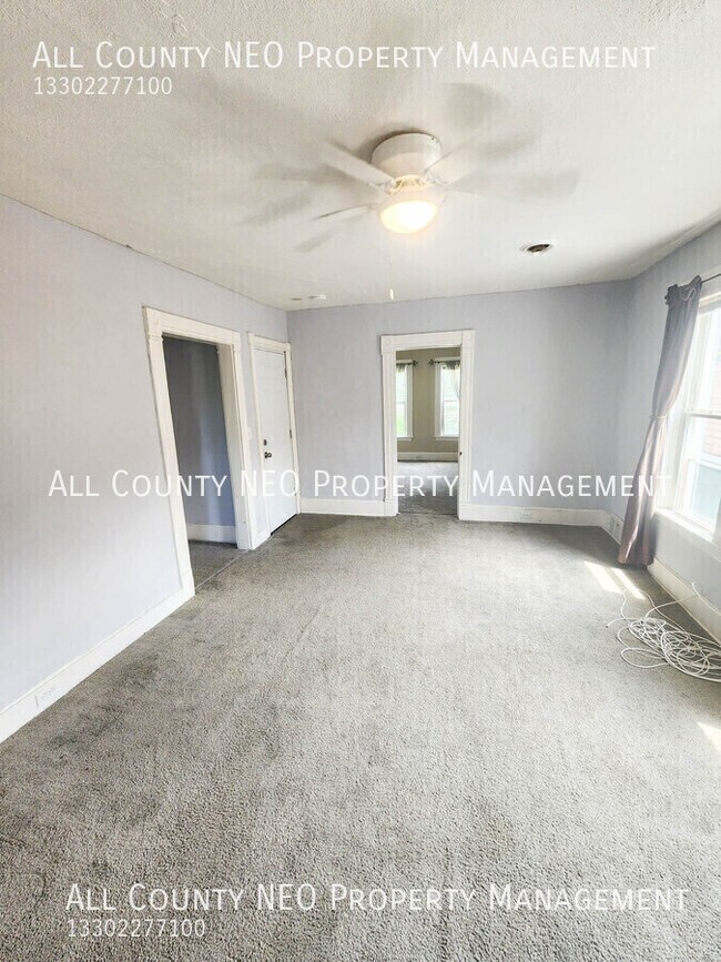 Building Photo - 2044 W 44th St